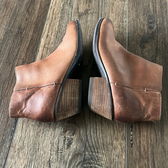 Clark’s Women’s Addiy Zora Leather Booites 1.5” Heel Ankle Boots Brown Size 8.5 - Picture 8 of 15